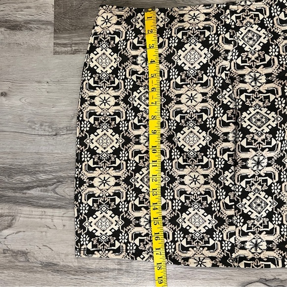 Xhilaration Mini Straight Skirt Gold Black Size XL/TG Geometric Tribal Pattern - Picture 4 of 9
